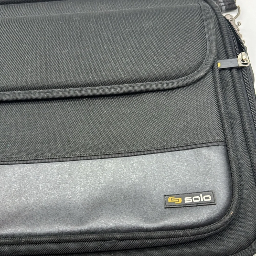 Solo Black Leather Laptop Bag TOT7506B